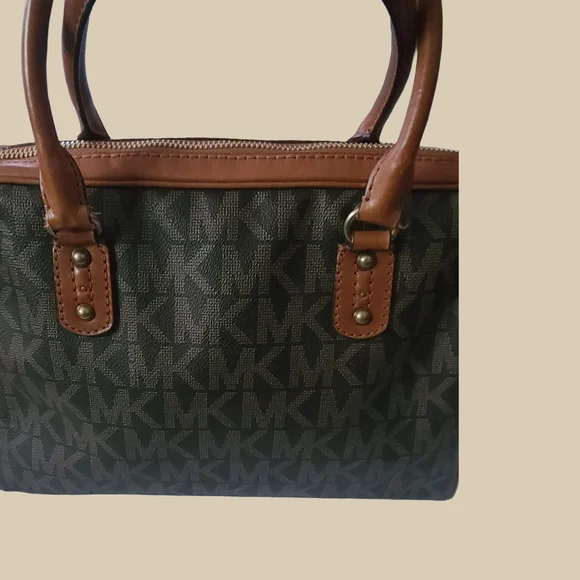 Michael Kors Tan and Brown Interior Handbag - Picture 7 of 10